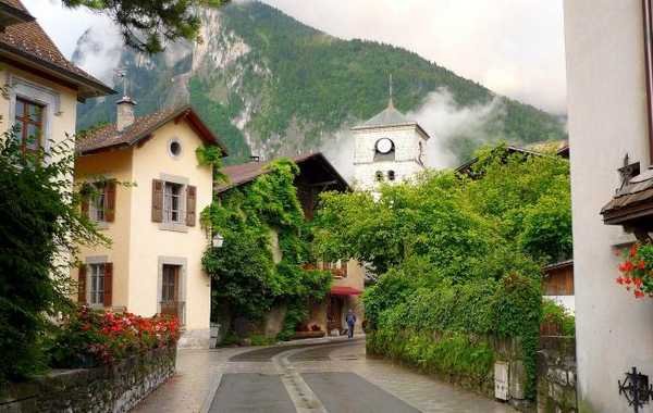 Faut-il louer ou acheter un bien immobilier à Samoens ?