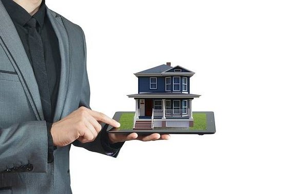 Quels sont les avantages et les inconvénients de vendre son bien immobilier par le biais d'une agence Acheter-Louer ?